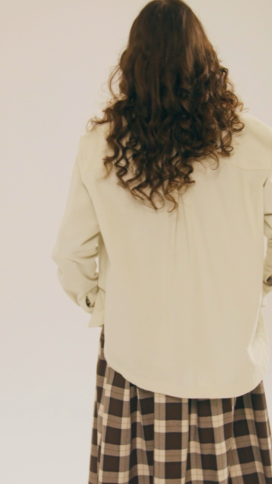 Robert Friedman Damen-Look mit Karo, Herbst/Winter 26